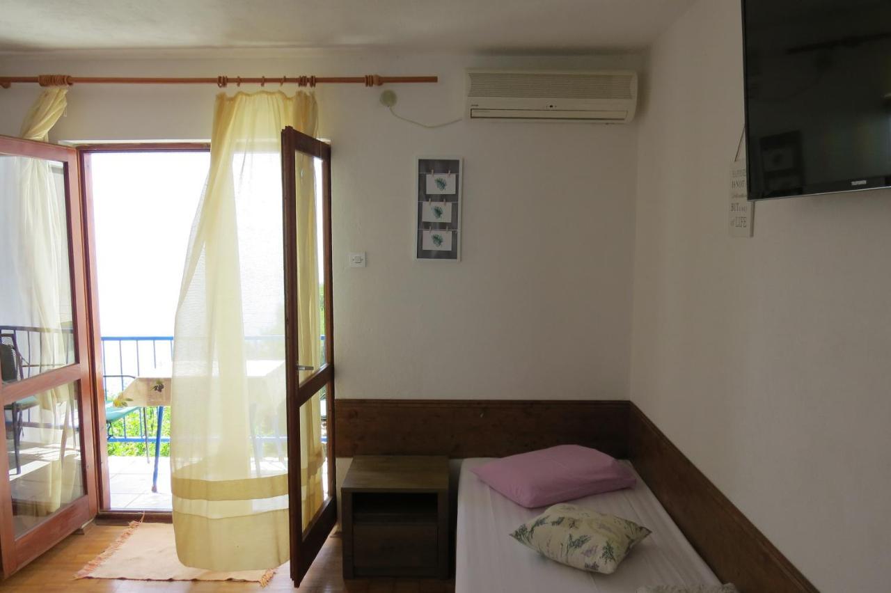 Apartments Feral Baška Voda Zewnętrze zdjęcie